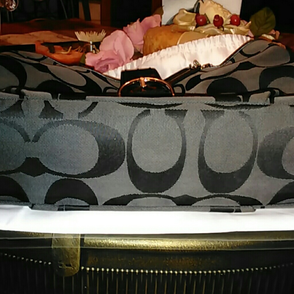 Coach Purse With Matching Wallet - Picture 6 of 8